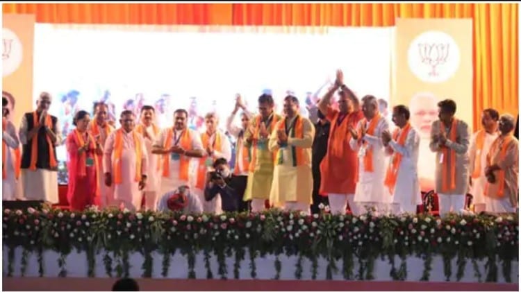 आबू रोड आए थे पीएम मोदी।