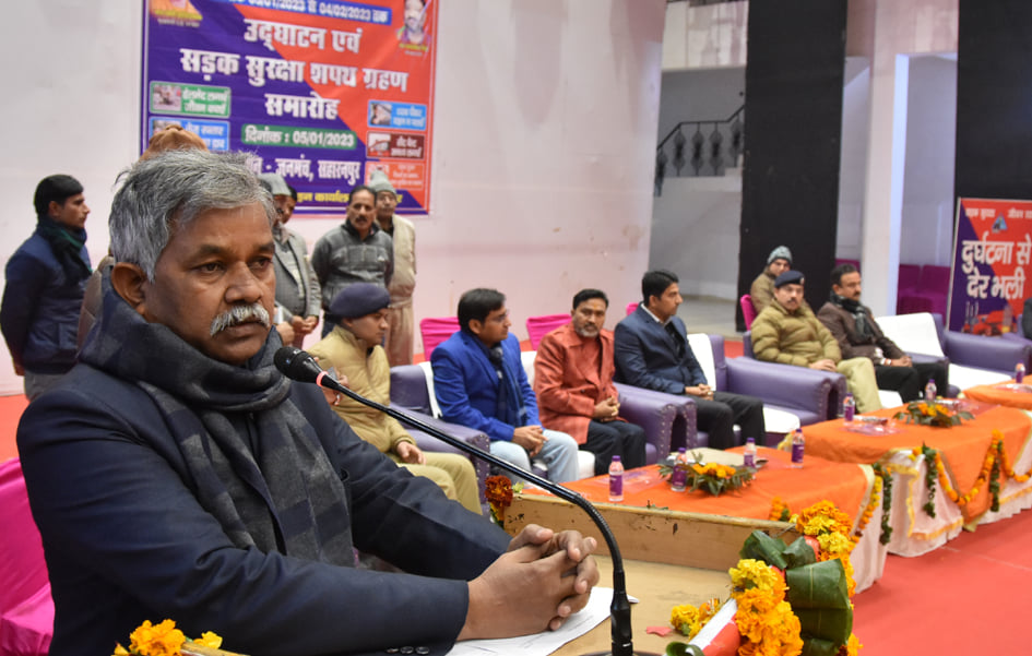 जनमंच में आयोजित कार्यक्रम में विचार रखते वक्ता जनमंच में आयोजित कार्यक्रम में विचार रखते वक्ता