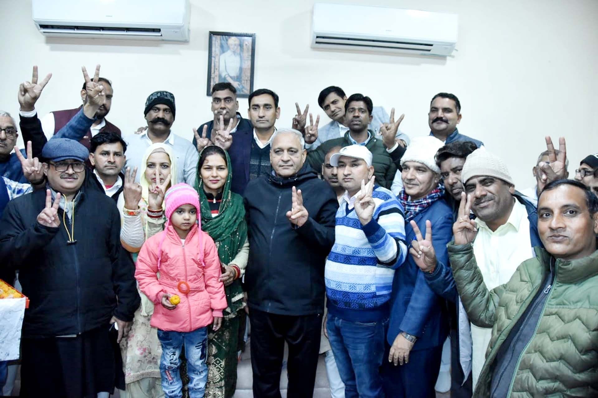 हिसार-हिसार पंचायत समिति प्रथम खंड की चेयरपर्सन पूनम तथा वाइस चेयरमैन नरेश के डिप्टी स्पीकर रणब?