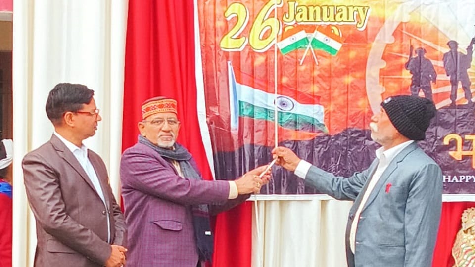 सर्वोदय स्कूल में ध्वजारोहण