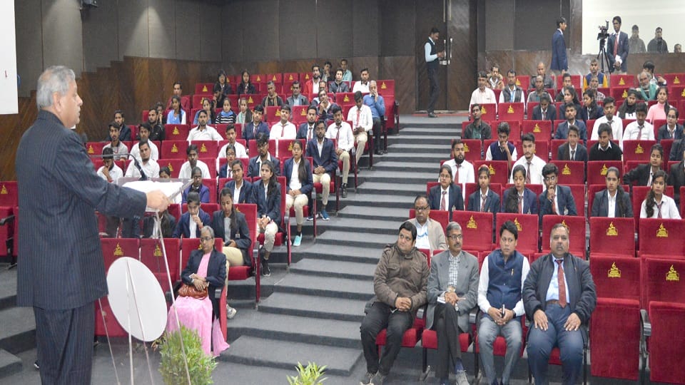 मंगलायतन विवि में कार्यशाला का आयोजन