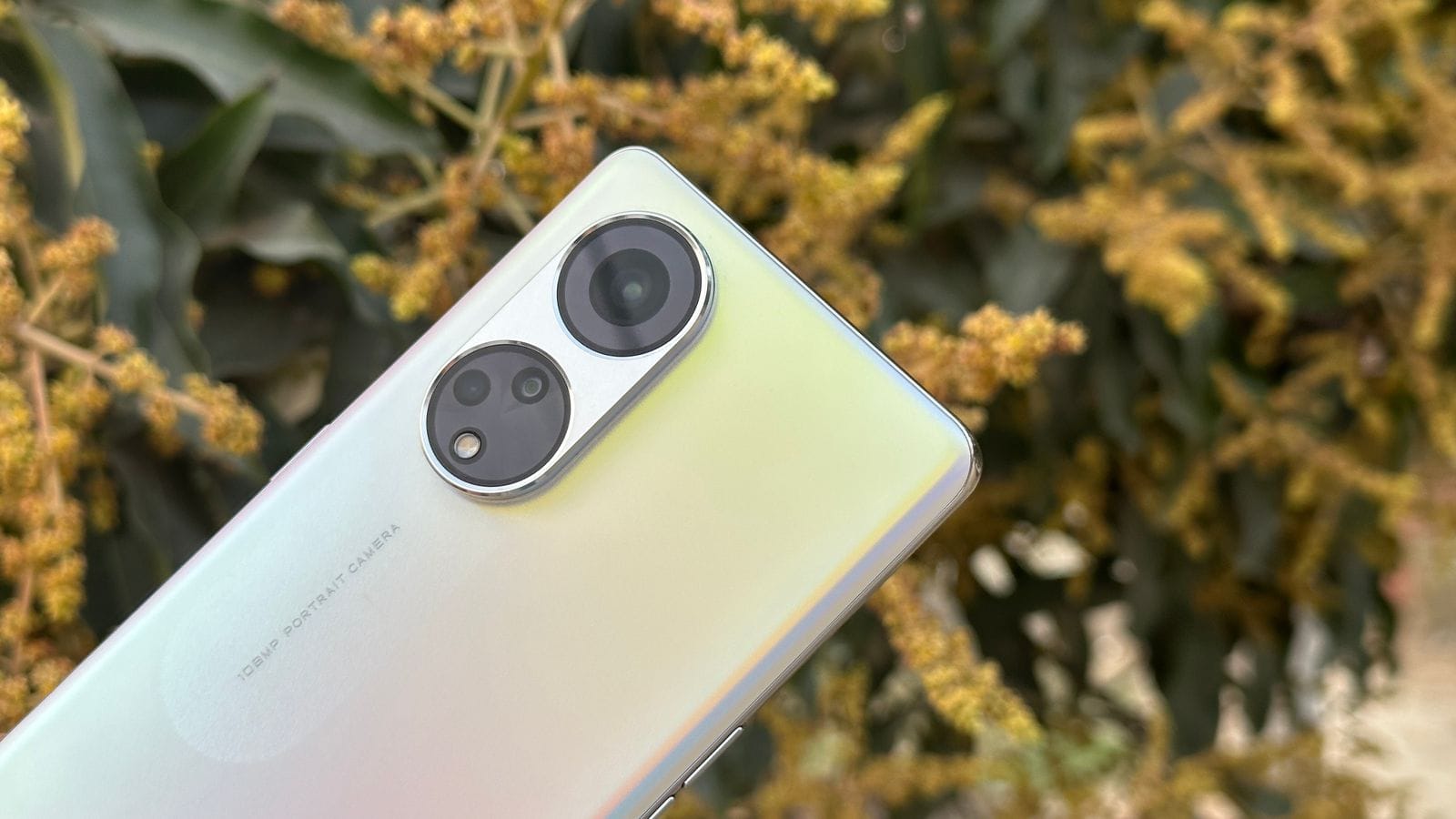 Oppo Reno 8T 5G Review: 30 हजार रुपये में स्टाइलिश और अच्छे कैमरे वाला फोन!