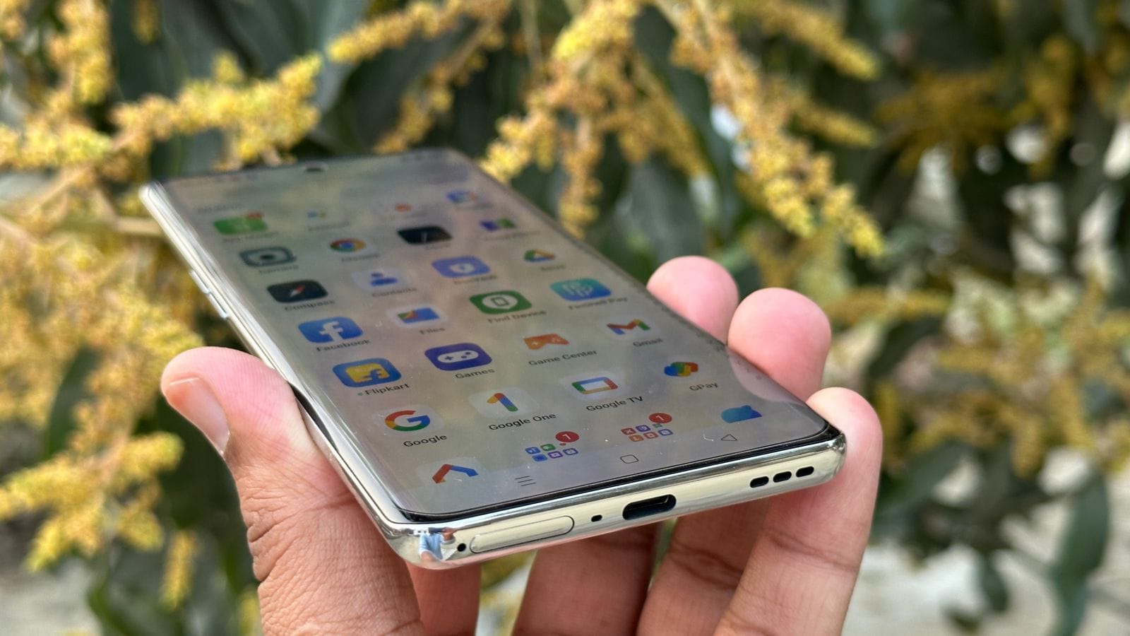 Oppo Reno 8T 5G Review: 30 हजार रुपये में स्टाइलिश और अच्छे कैमरे वाला फोन!
