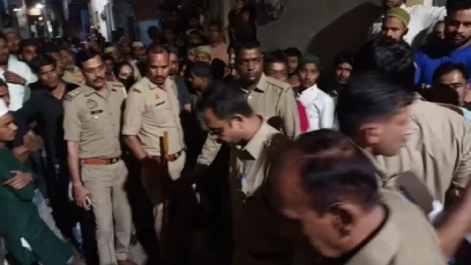 मौके पर पहुंची पुलिस