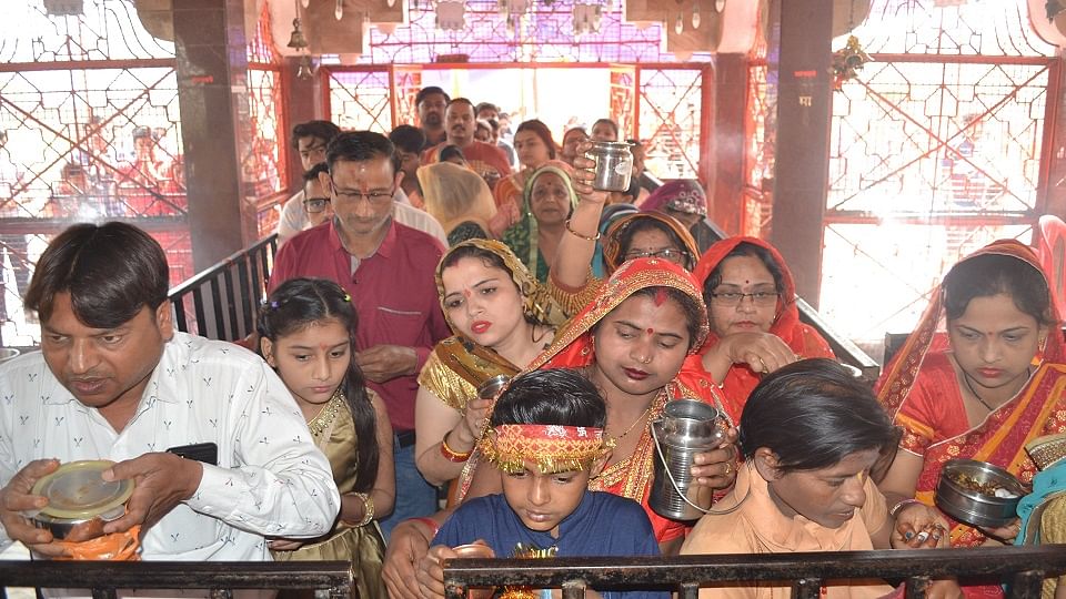 बोहरे वाली देवी मंदिर पर लगी श्रद्धालुओं की भीड़