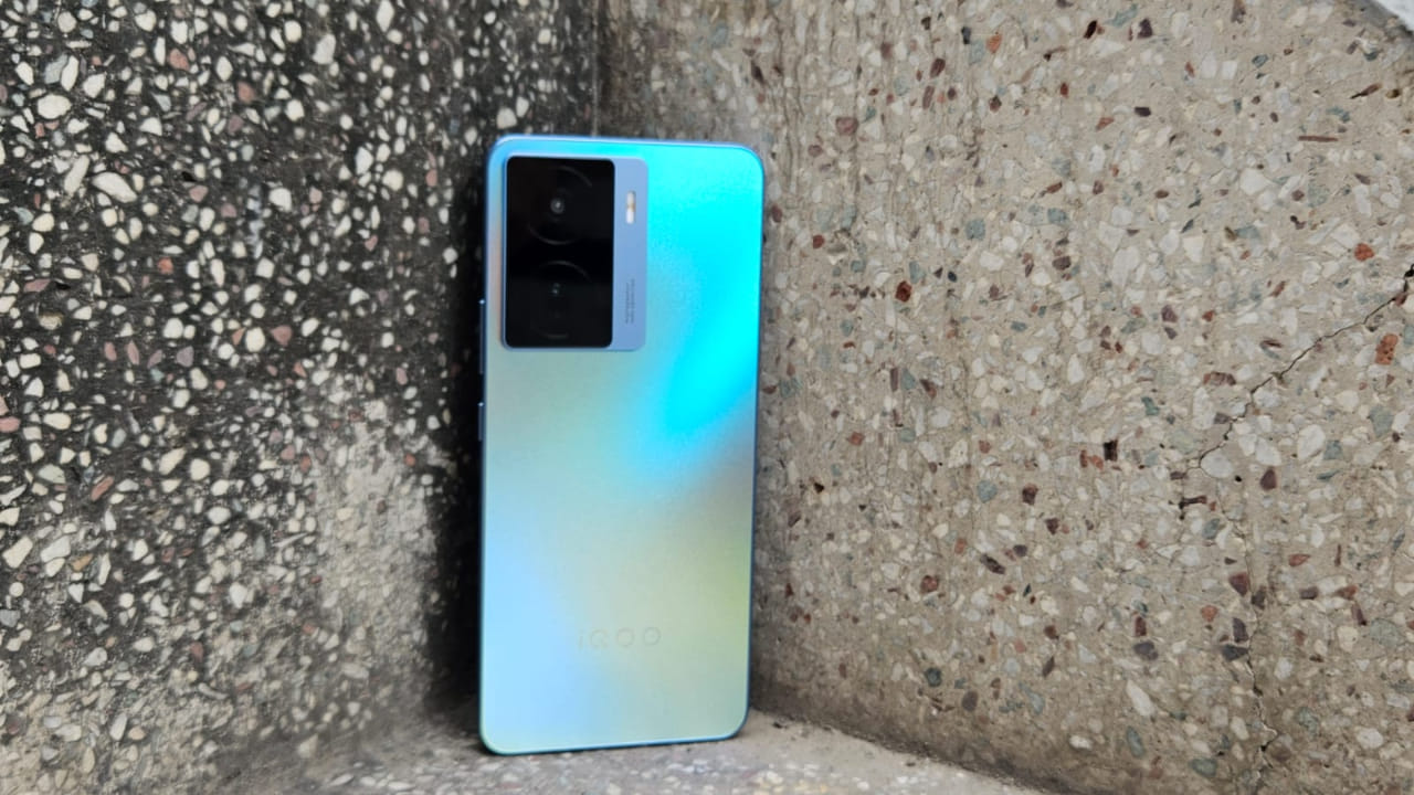 iQOO Z7 5G Review: सबसे सस्ता OIS कैमरे वाला फोन! क्या आपके लिए है बेस्ट?