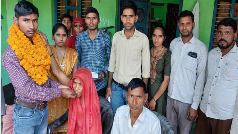 टॉपर धर्मेंद्र कुमार