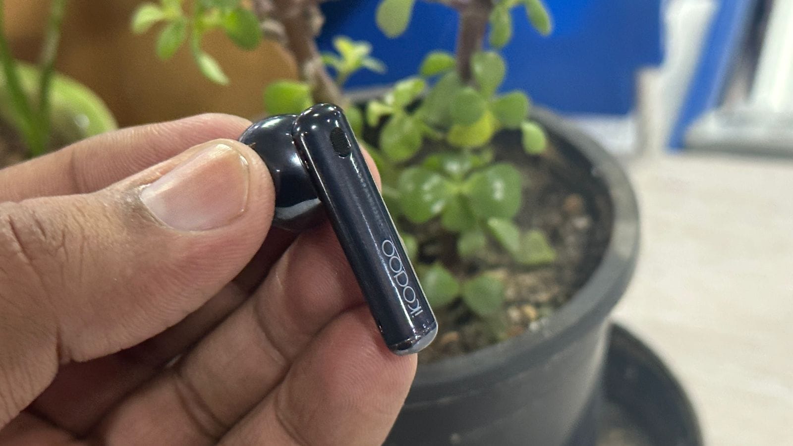 IKODOO Buds One Review: कम कीमत में ANC और वायरलेस चार्जिंग वाला ईयरबड्स