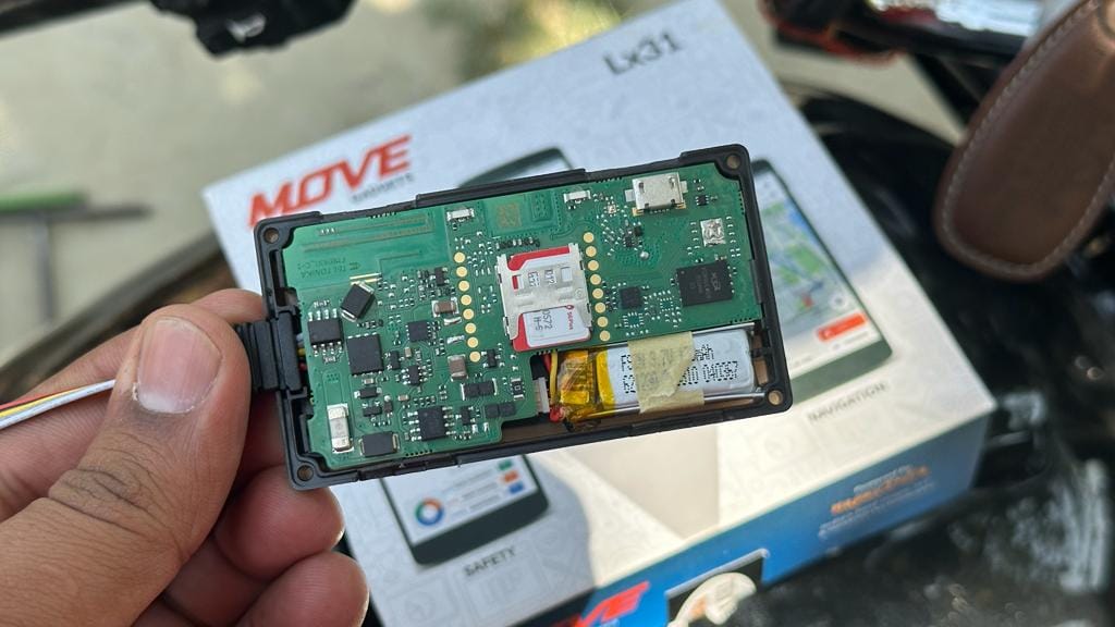Mapmyindia Tracker LX3 Review: क्यों खरीदना चाहिए भारतीय कंपनी का यह व्हिकल ट्रैकर?