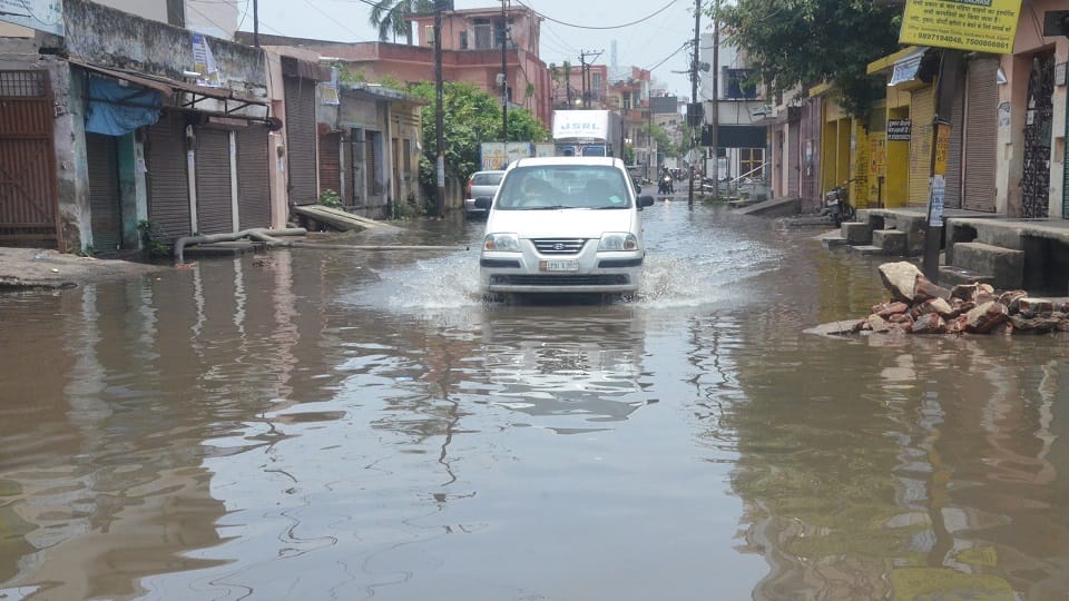 सुरेंद्र नगर में जलभराव