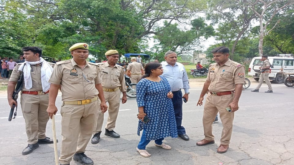 मौके पर पहुंच अधिकारी