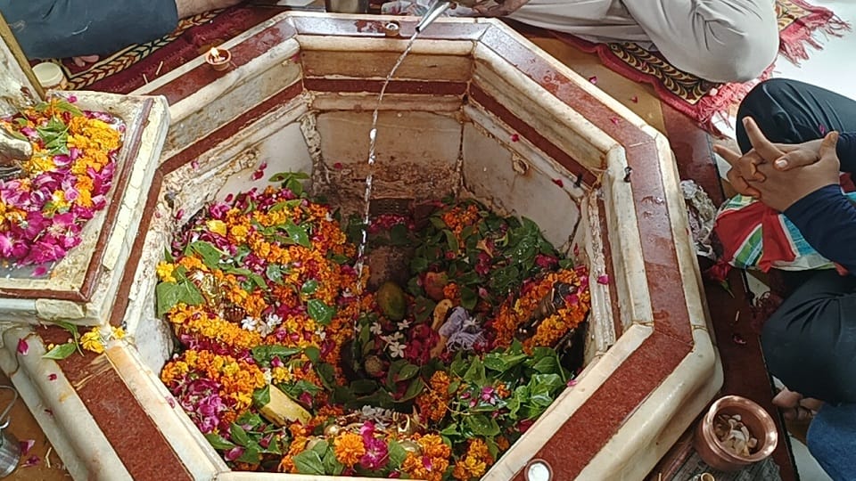 शिवलिंग की पूजा