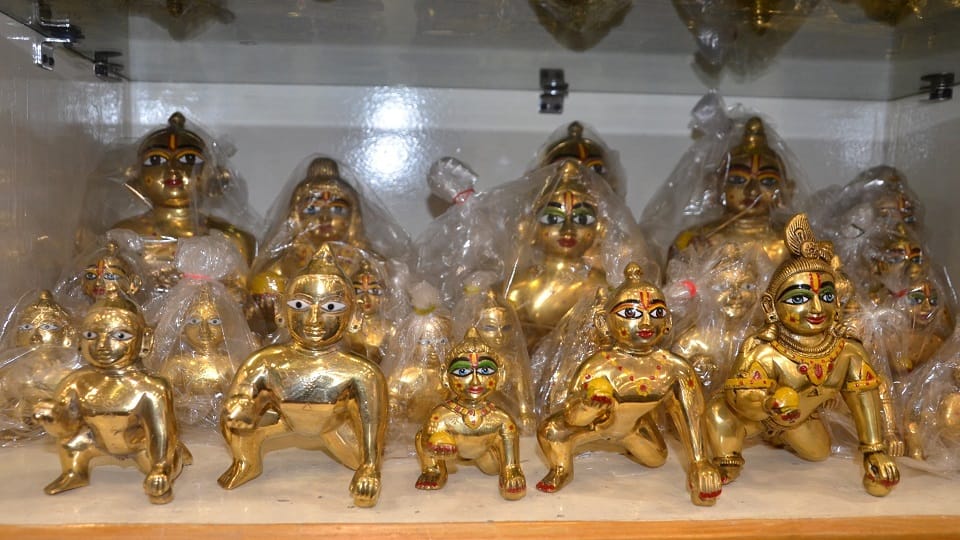 लड्डू गोपाल की मूर्तियां