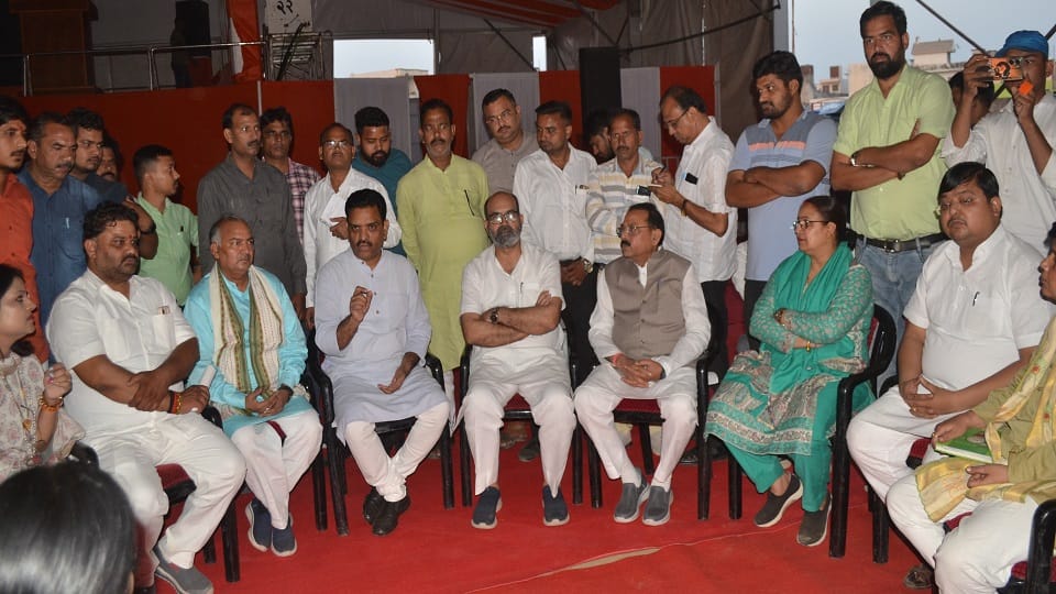 प्रभारी मंत्री निरीक्षण