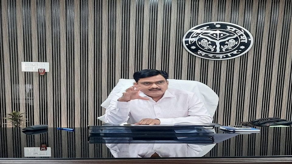 अलीगढ़ डीएम इंद्र विक्रम सिंह