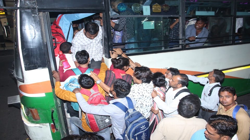 बस में भीड़