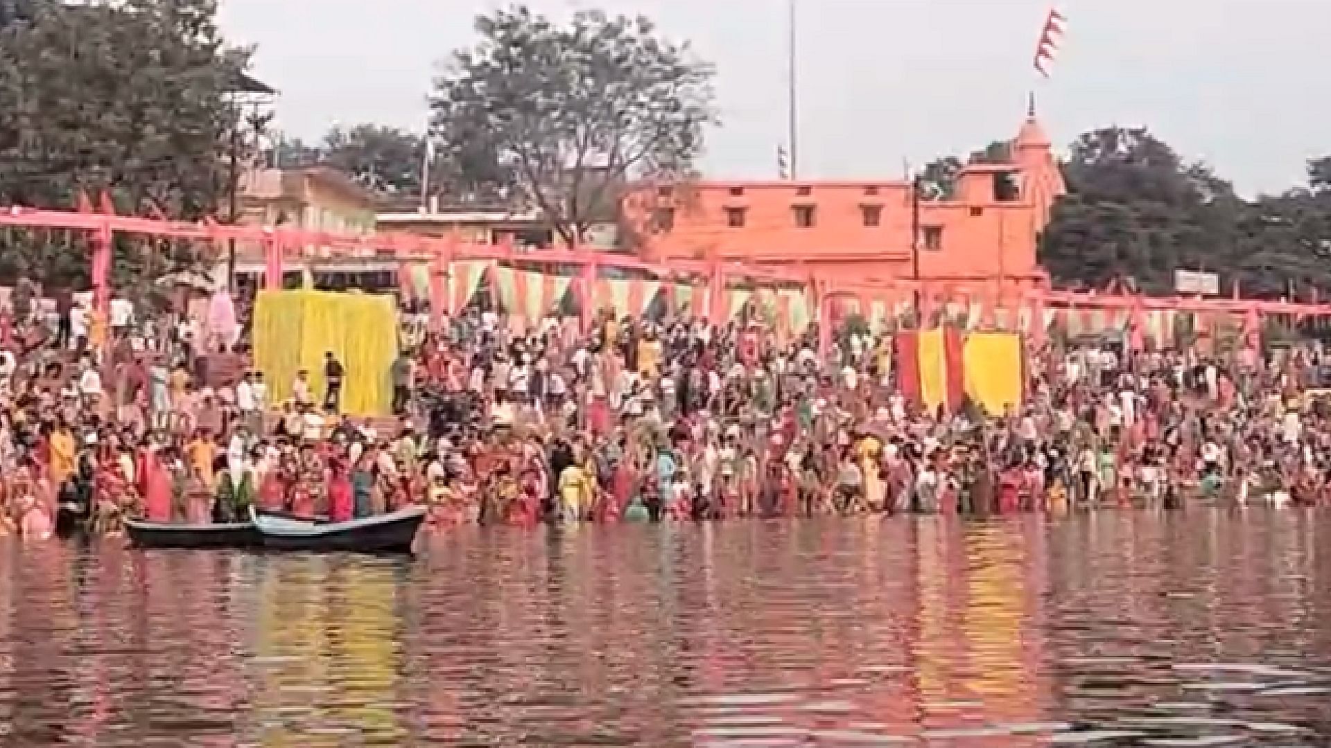 Chhath Puja 2023:महादेवघाट में मना छठ महापर्व; व्रती महिलाओं ने सूर्य को  दिया अर्घ्य - Chhath Puja 2023: Chhath Festival Celebrated In Mahadevghat;  Fasting Women Offered Arghya To Setting Sun - Amar