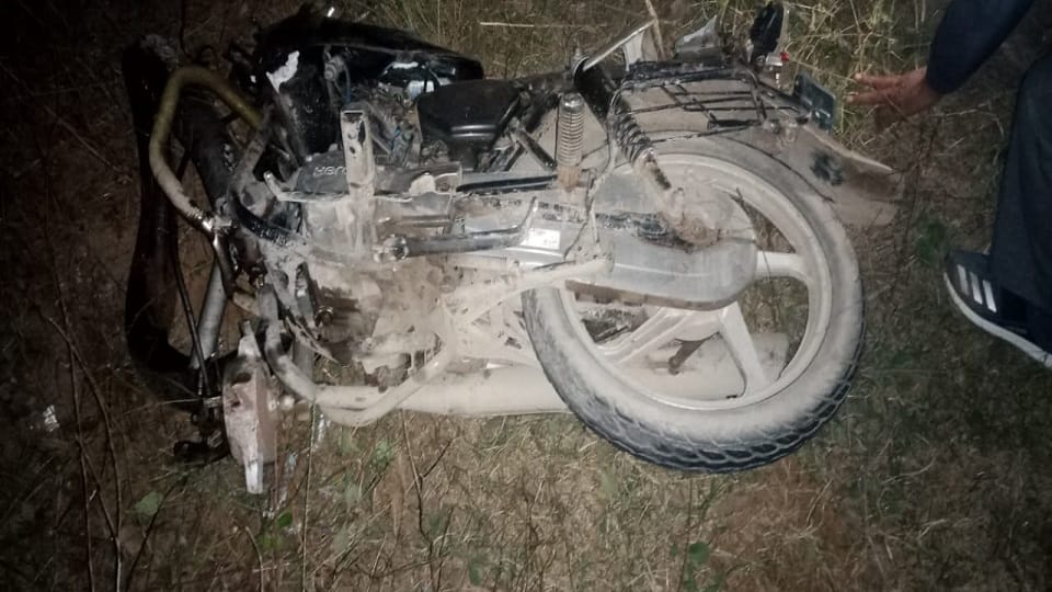 क्षतिग्रस्त बाइक