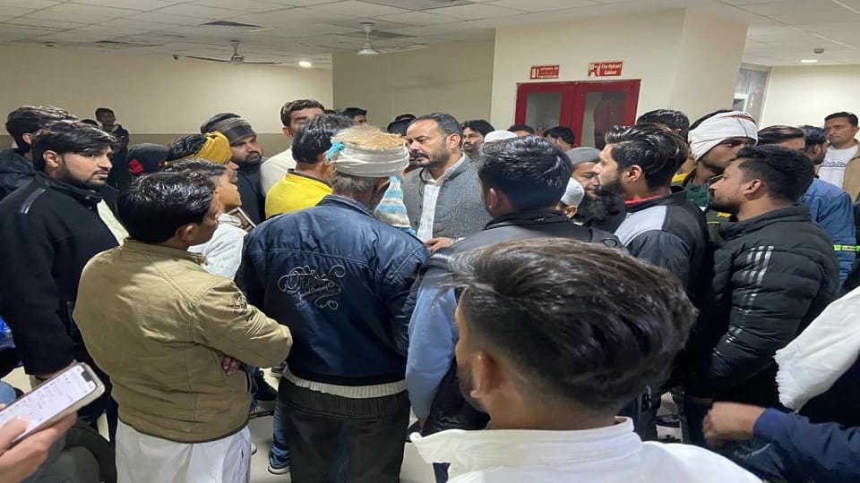 मेडिकल में आए सियासी नेता