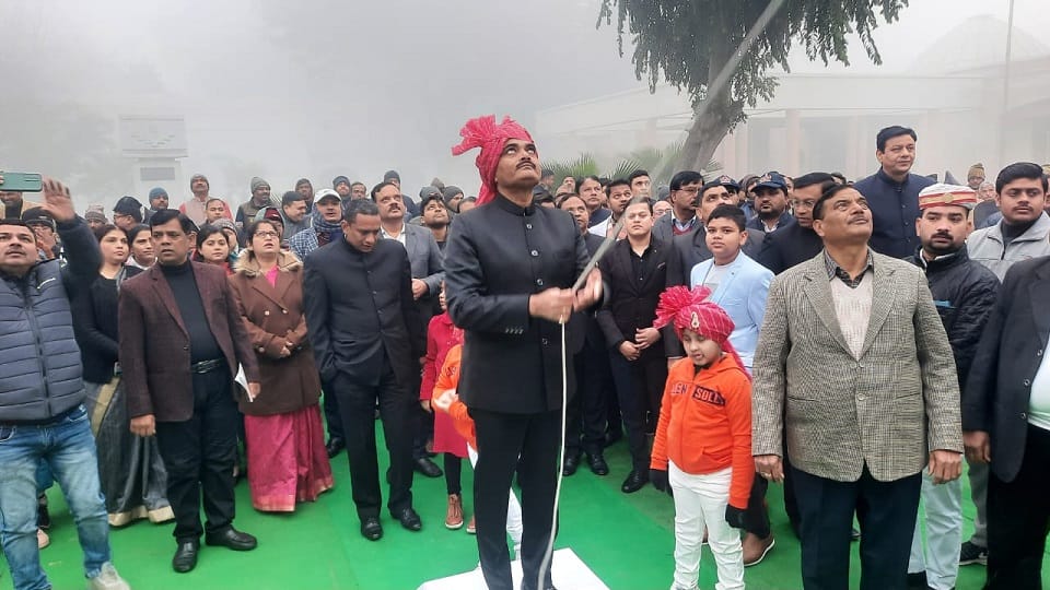 डीएम अलीगढ़