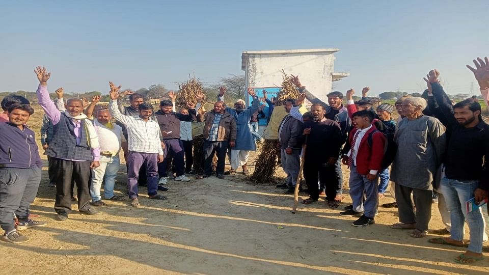 ग्रामीणों में रोष