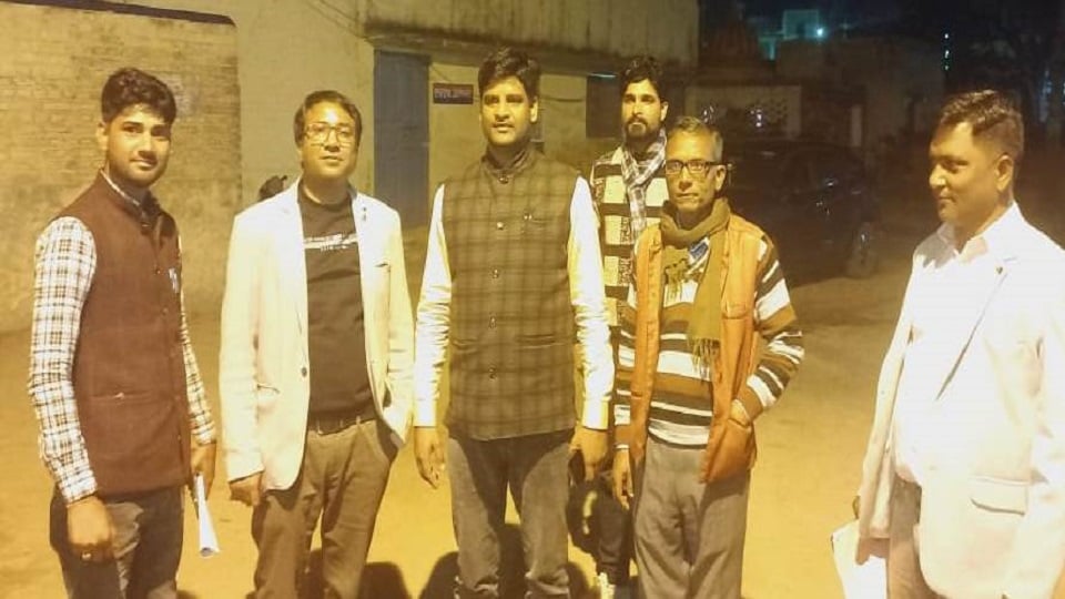 थाने में 