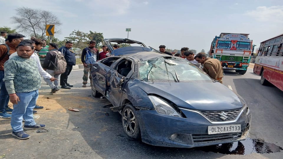 क्षतिग्रस्त कार