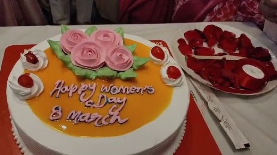 पिंक कक्ष