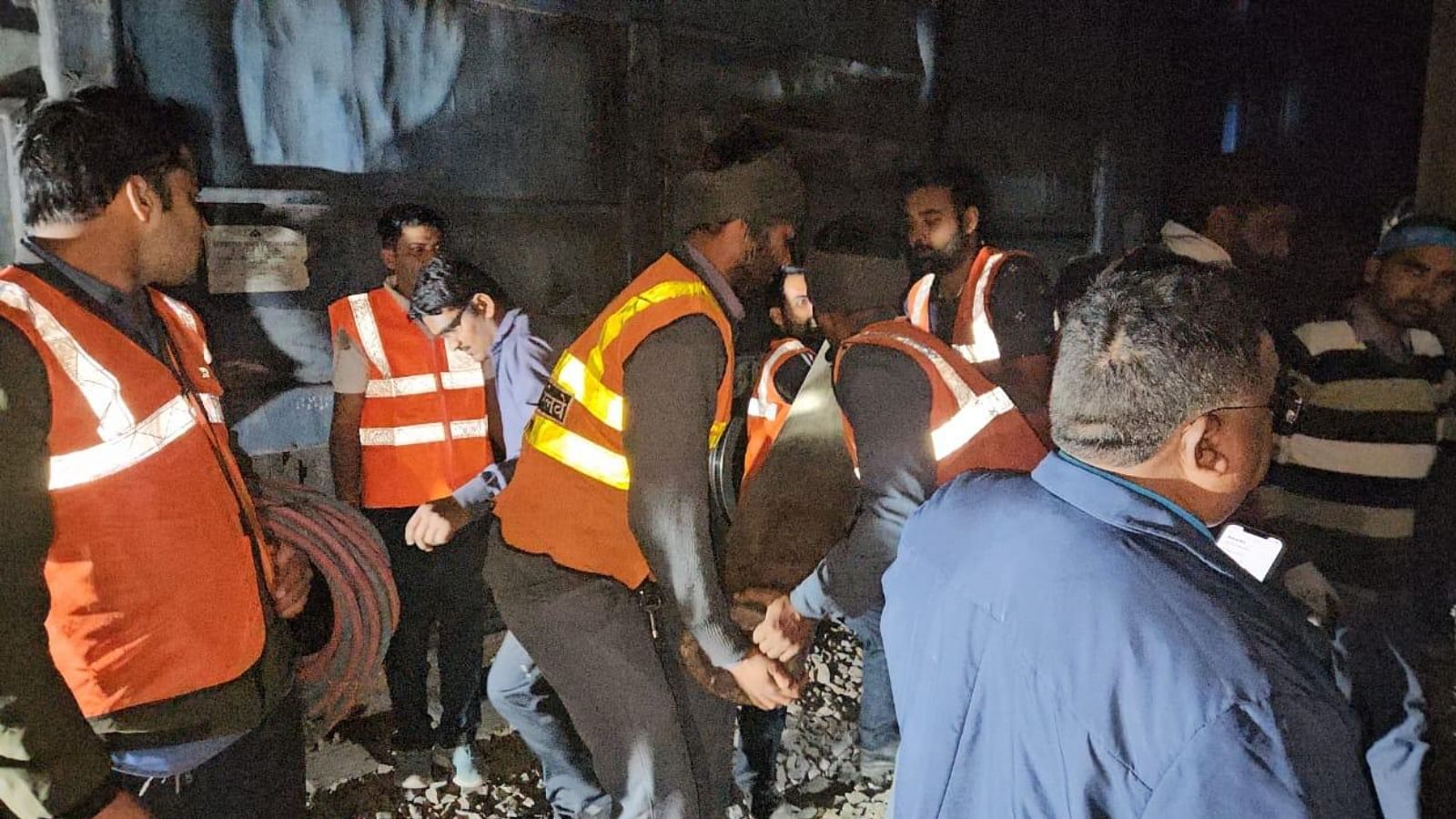 Ajmer Train Mishap: 4 Coach Of Sabarmati-agra Express Derailed Along With  Engine In Madar, 6 Trains Cancelled - Amar Ujala Hindi News Live - Ajmer  Train Mishap:मदार में साबरमती-आगरा एक्सप्रेस के 4