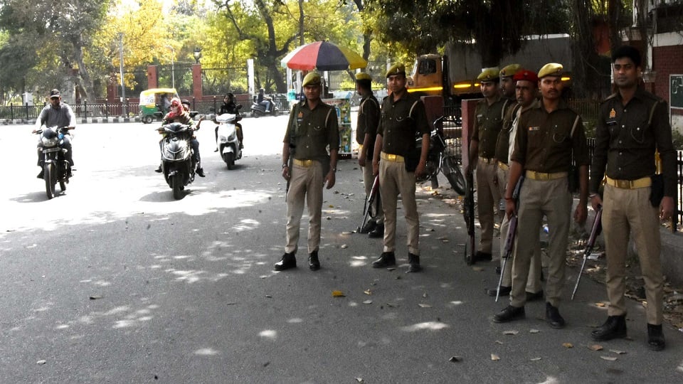 तैनात पुलिस