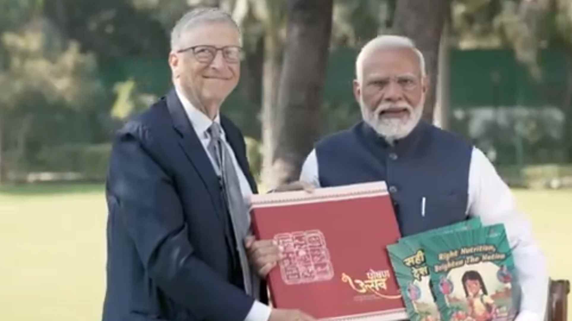 After Their Interaction Pm Modi Gifts Bill Gates Vocal For Local Gift ...