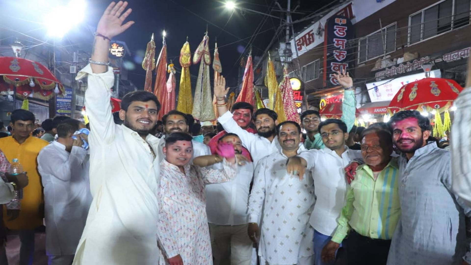 Rangpanchami: उज्जैन में रंगपंचमी पर निकली गेर, जमीं से लेकर आसमां तक हुआ सतरंगी, ढोल-नगाड़ों पर झूमे शहरवासी