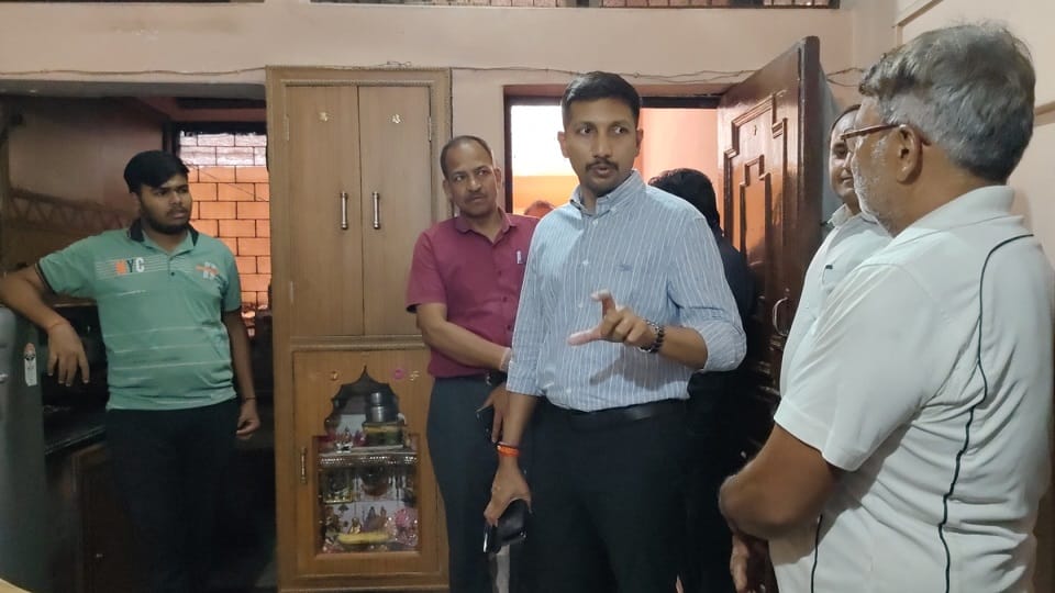 डीएम विशाख जी