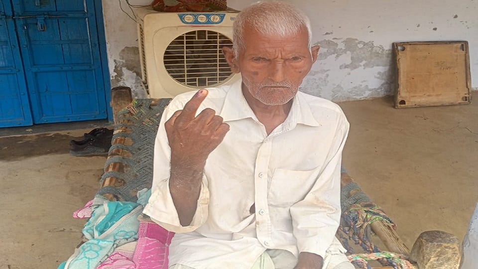 100 साल के मतदाता