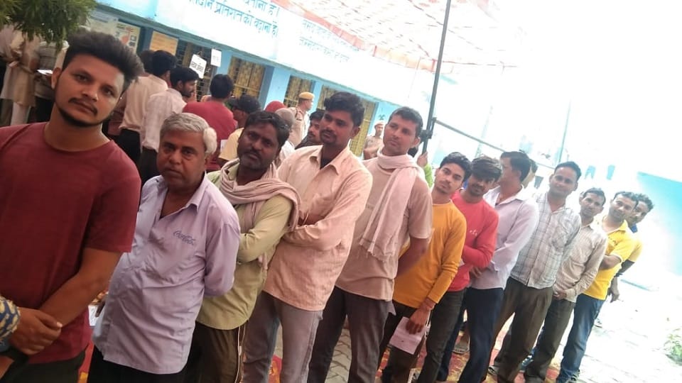 मतदाता की कतारें