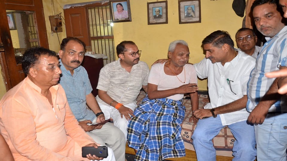 नेता मिले