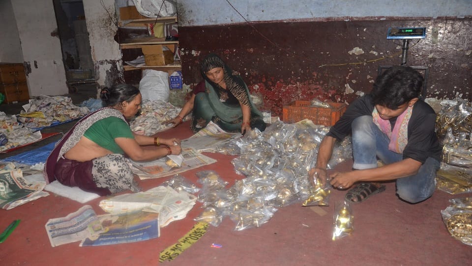 मूर्ति निर्माण