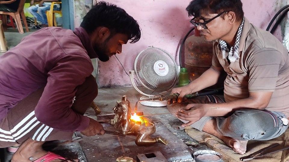 मूर्ति निर्माण