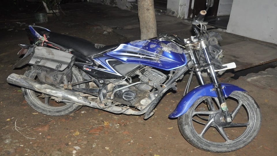 क्षतिग्रस्त बाइक