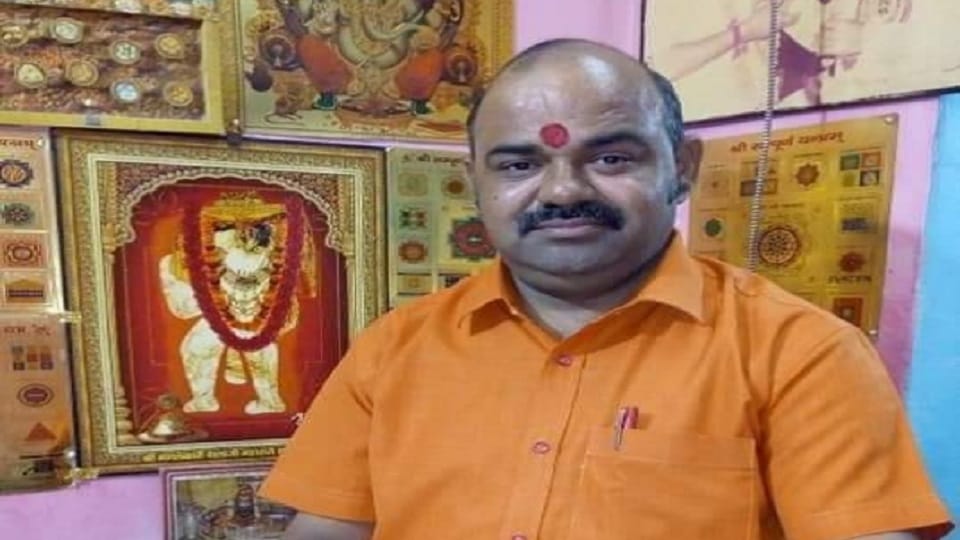  ज्योतिषाचार्य पंडित ह्रदय रंजन शर्मा ने