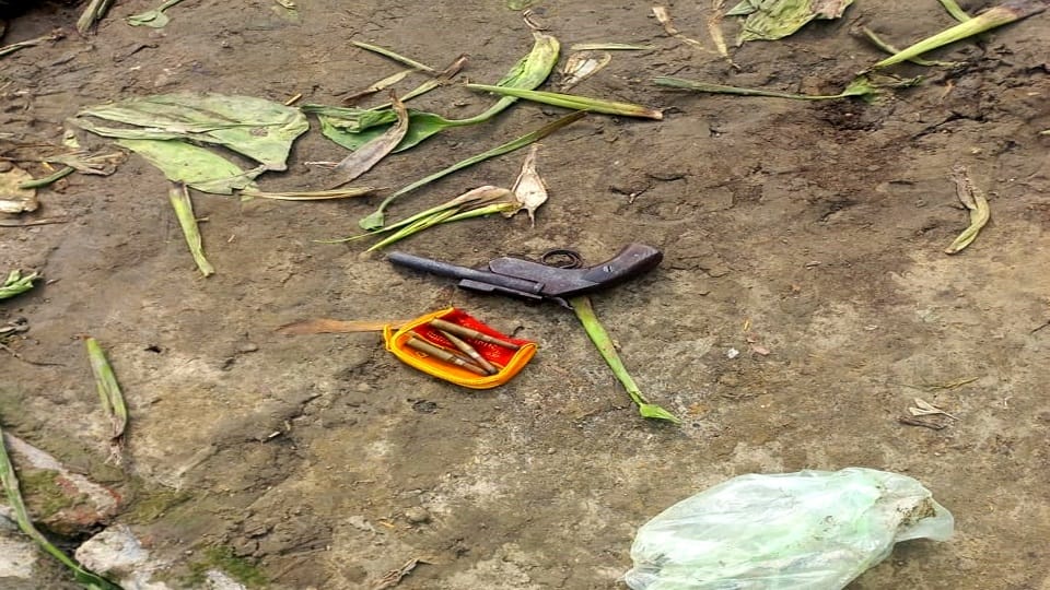 इसी तमंचे से की हत्या