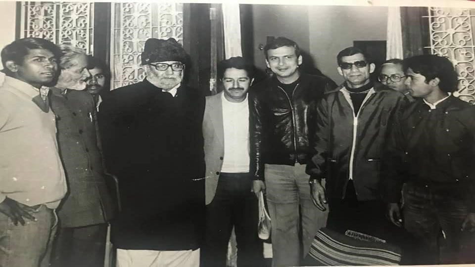 वीसी लॉज में नोबेल पुरस्कार विजेता अब्दुससलाम के साथ डॉ राहत अबरार हुआ अन्य 