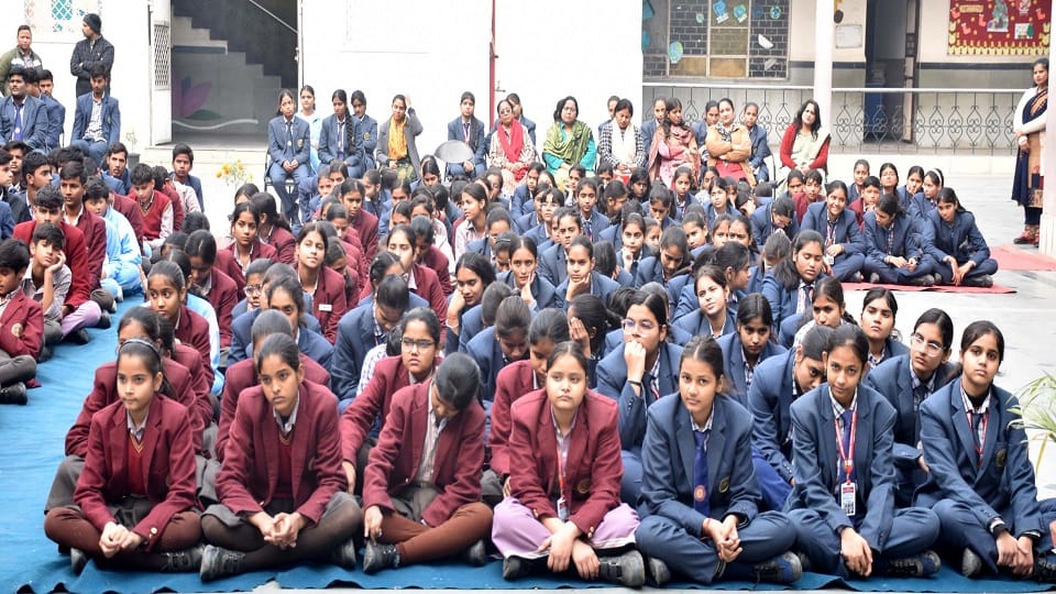 स्कूल के बच्चे