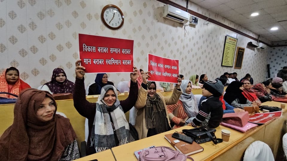 मांग करते पार्षद