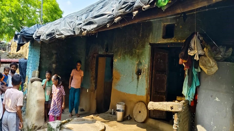 गरीब परिवार