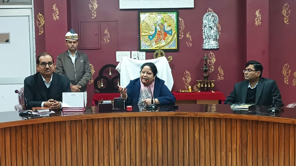 अलीगढ़ कमिश्नर संगीता सिंह