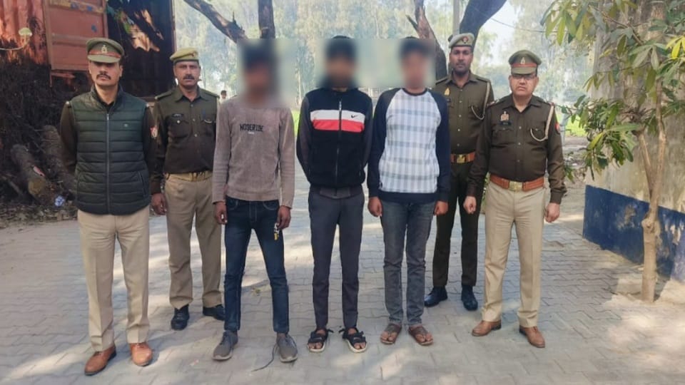पकड़े आरोपी
