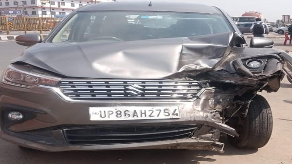 क्षतिग्रस्त कार
