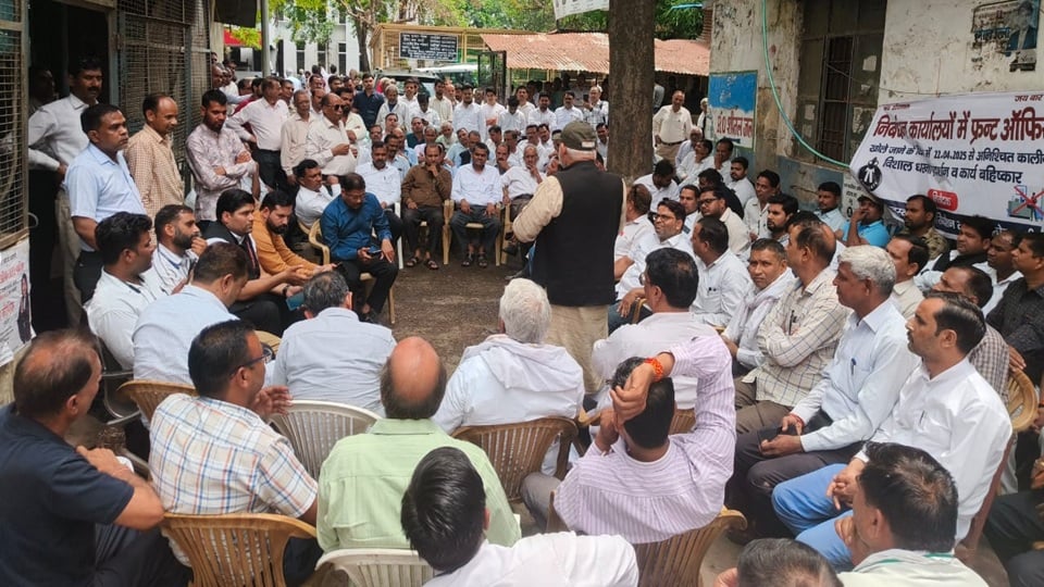 अधिवक्ताओं का विरोध जारी