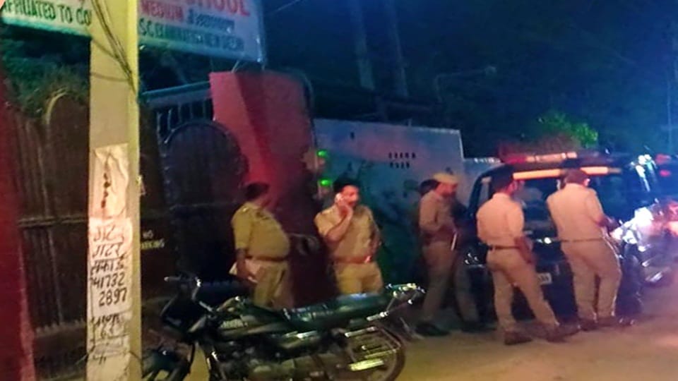 स्कूल में पुलिस